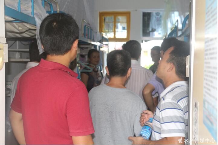 E:\WilliamHill中文官方网站\水产传媒中心\2016级相关报道\春风化雨 精准走心\4.jpg