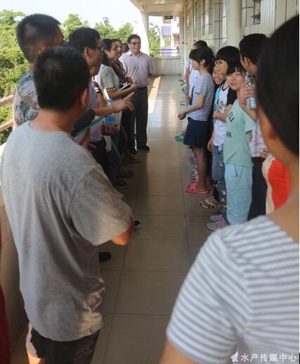 E:\WilliamHill中文官方网站\水产传媒中心\2016级相关报道\春风化雨 精准走心\5.jpg