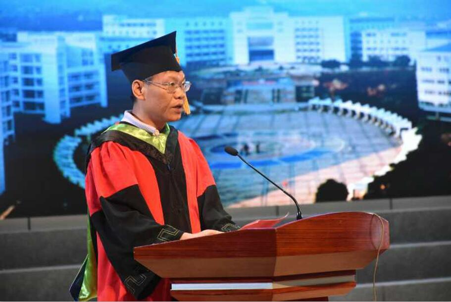 E:\WilliamHill中文官方网站\毕业典礼\新闻报道\2018届毕业典礼(william威廉中文官网)\毕业典礼照片\2.jpg E:\WilliamHill中文官方网站\毕业典礼\新闻报道\2018届毕业典礼(william威廉中文官网)\毕业典礼照片\2.jpg